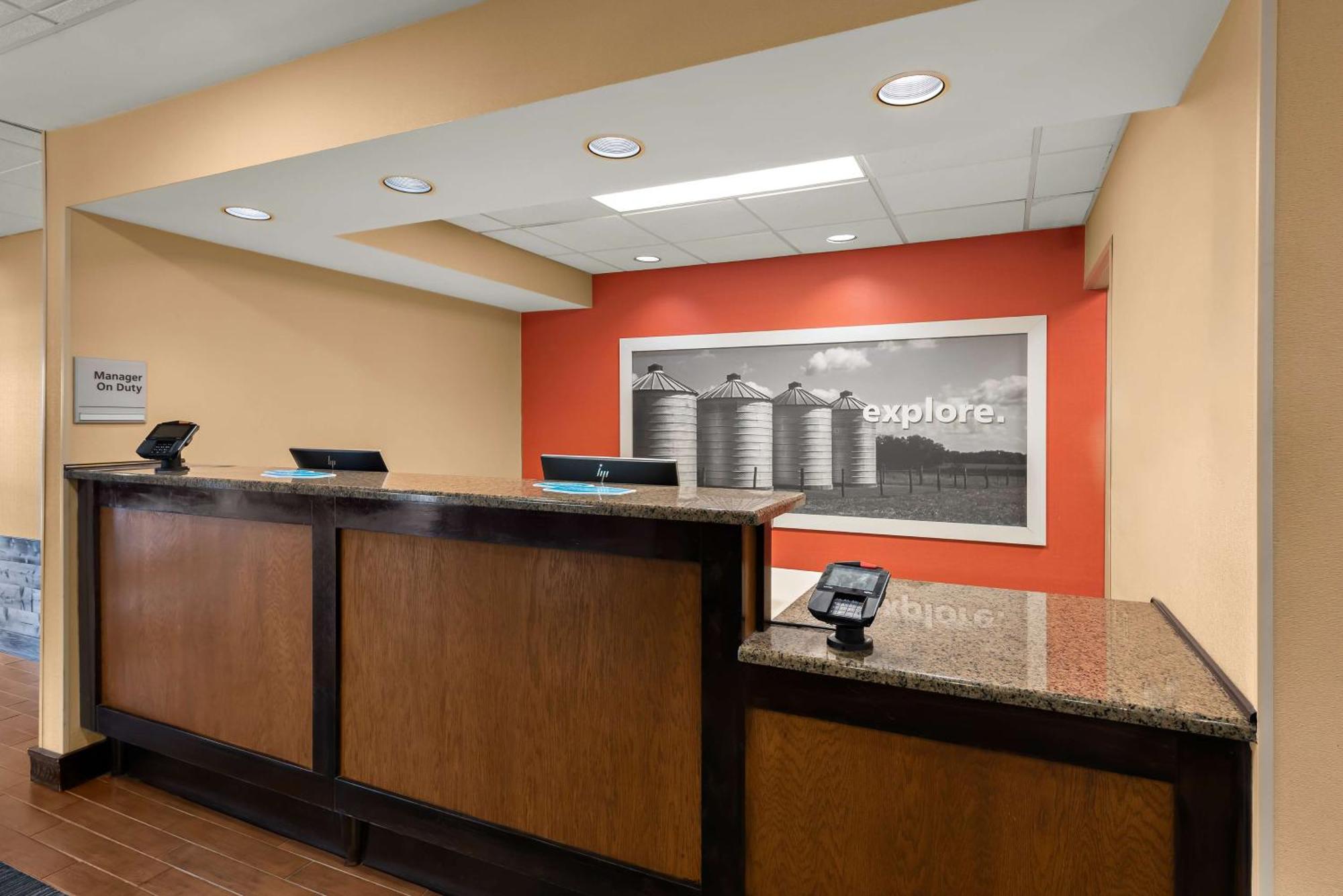 Hotel Hampton