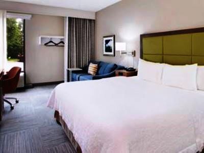 Hampton 3*