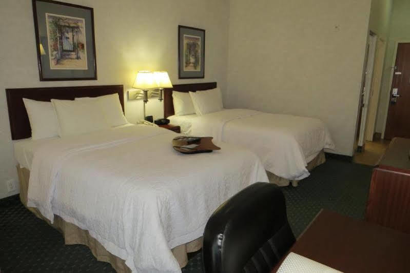 Hampton Hotel 3*